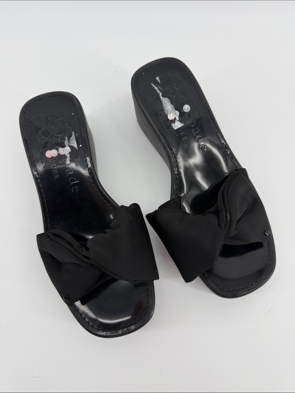 Kate Spade New York Bikini Bow Wedges in Black 8 S42